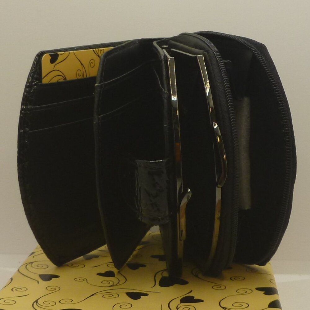 Vintage Black Crocodile-Embossed Leather Wallet - Picture 5 of 9